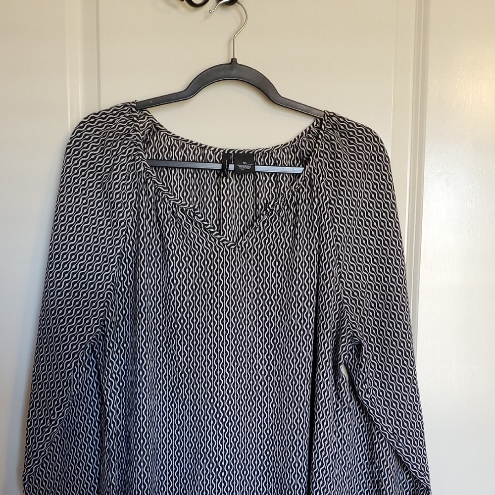 Black and Gray Patterned Blouse